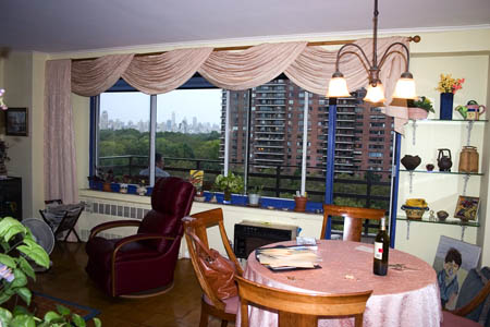 000g The Apartment Dining Room